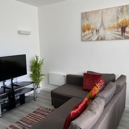 Lovely 2 Double Bedroom Flat With Free Parking - At The Atrium Mk Milton Keynes Dış mekan fotoğraf