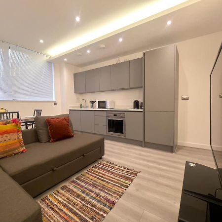 Lovely 2 Double Bedroom Flat With Free Parking - At The Atrium Mk Milton Keynes Dış mekan fotoğraf