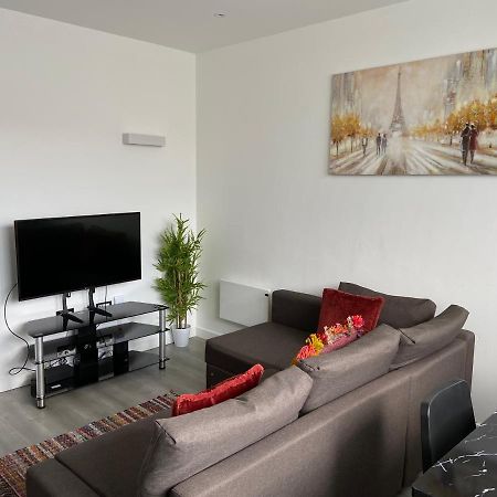 Lovely 2 Double Bedroom Flat With Free Parking - At The Atrium Mk Milton Keynes Dış mekan fotoğraf
