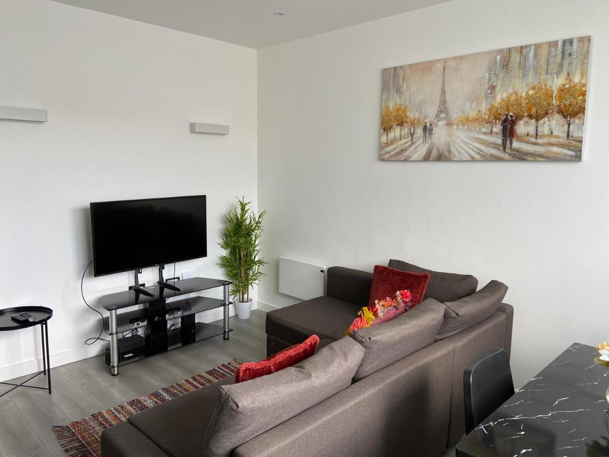 Lovely 2 Double Bedroom Flat With Free Parking - At The Atrium Mk Milton Keynes Dış mekan fotoğraf