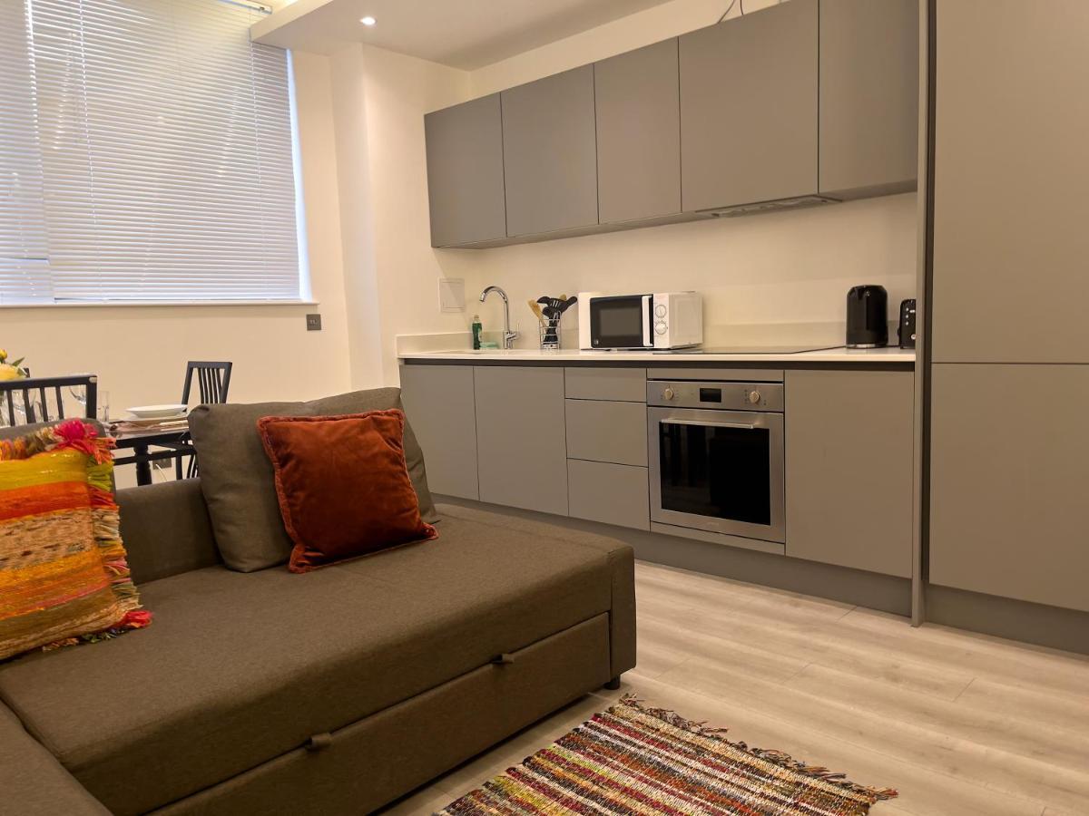 Lovely 2 Double Bedroom Flat With Free Parking - At The Atrium Mk Milton Keynes Dış mekan fotoğraf