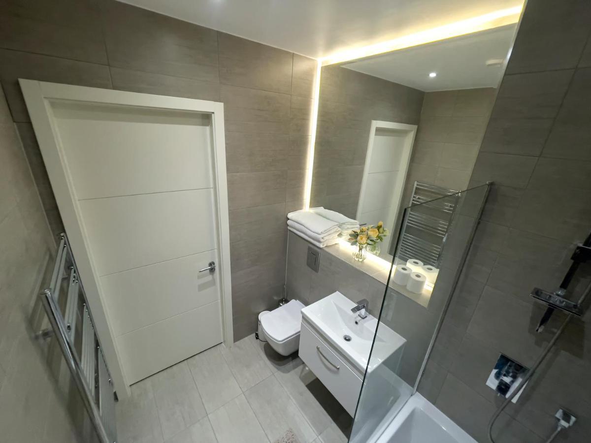 Lovely 2 Double Bedroom Flat With Free Parking - At The Atrium Mk Milton Keynes Dış mekan fotoğraf