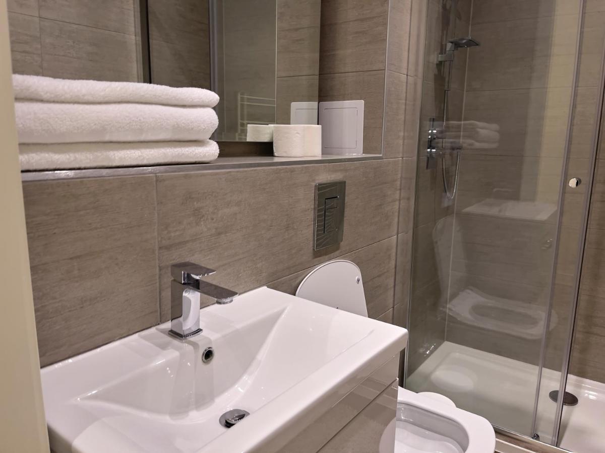 Lovely 2 Double Bedroom Flat With Free Parking - At The Atrium Mk Milton Keynes Dış mekan fotoğraf