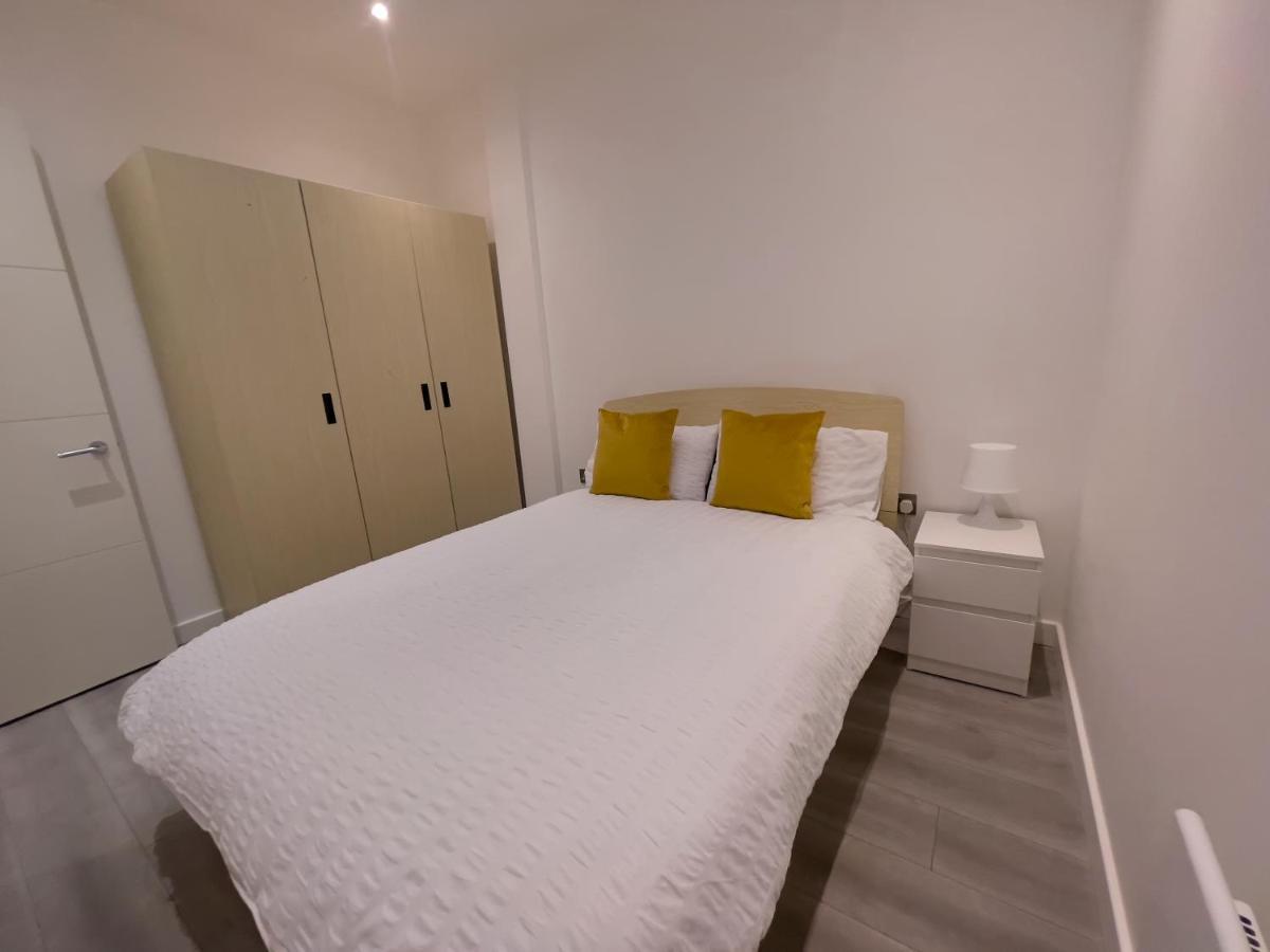 Lovely 2 Double Bedroom Flat With Free Parking - At The Atrium Mk Milton Keynes Dış mekan fotoğraf