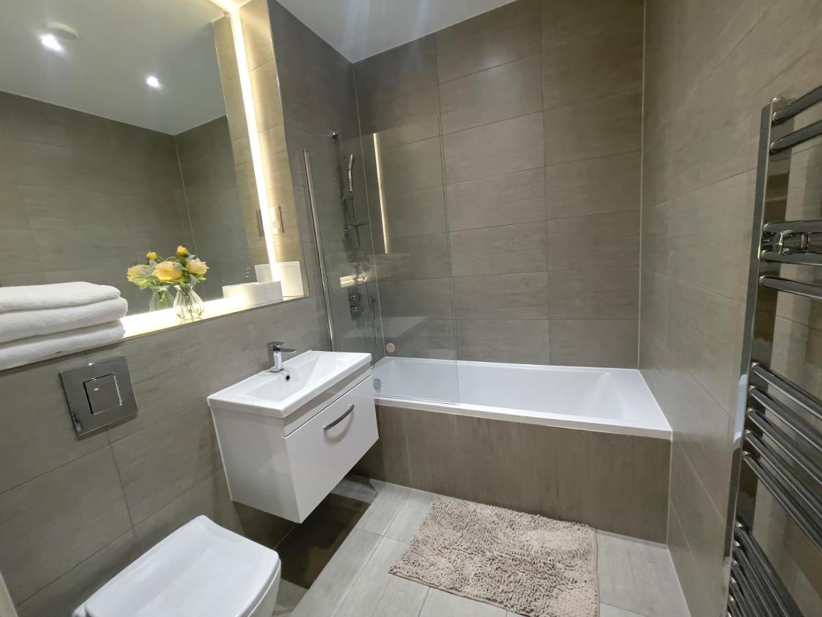 Lovely 2 Double Bedroom Flat With Free Parking - At The Atrium Mk Milton Keynes Dış mekan fotoğraf