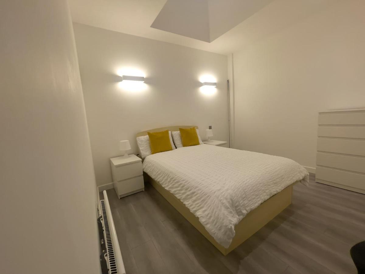 Lovely 2 Double Bedroom Flat With Free Parking - At The Atrium Mk Milton Keynes Dış mekan fotoğraf