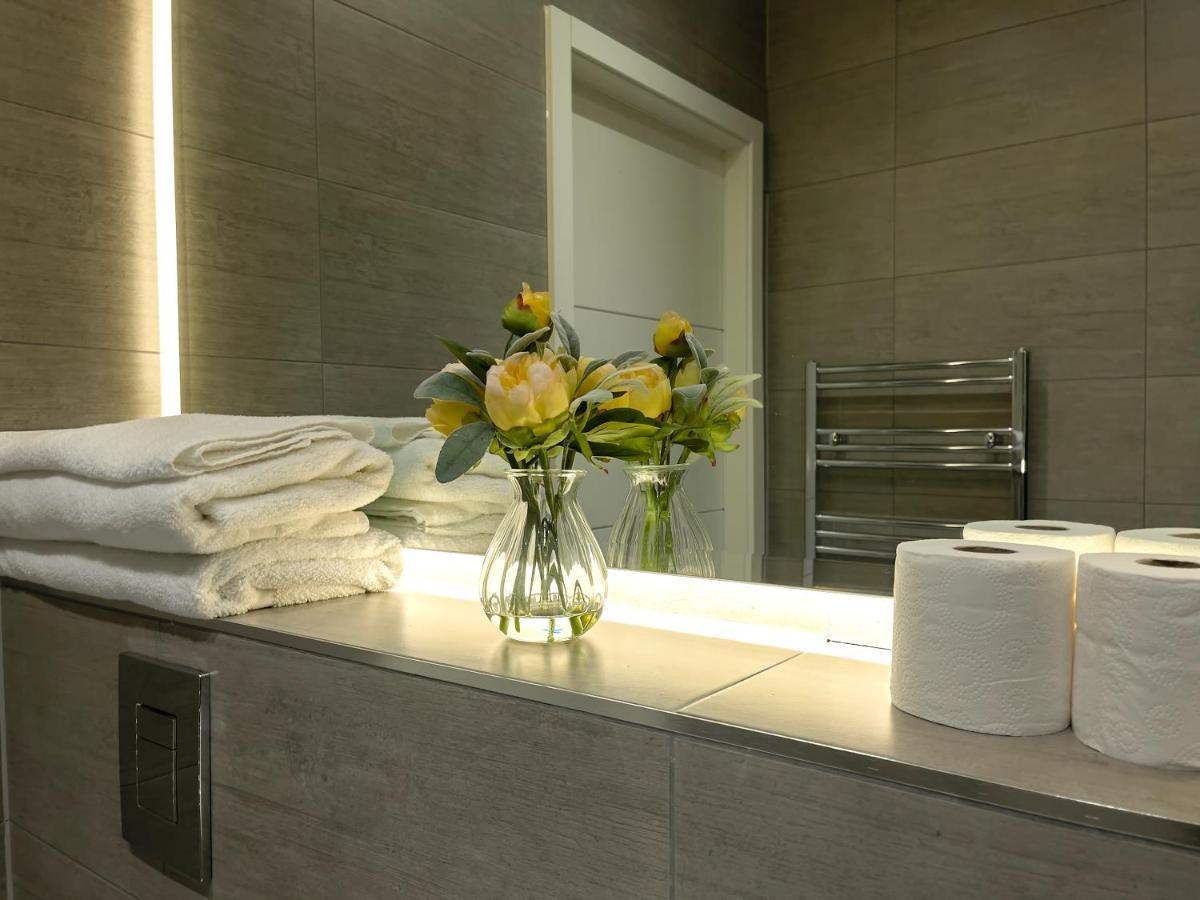 Lovely 2 Double Bedroom Flat With Free Parking - At The Atrium Mk Milton Keynes Dış mekan fotoğraf